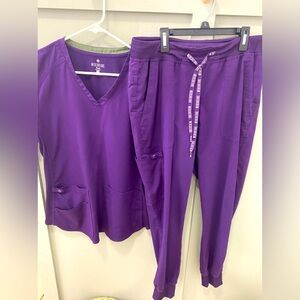 EUC! Grape purple scrub set! NO stains
